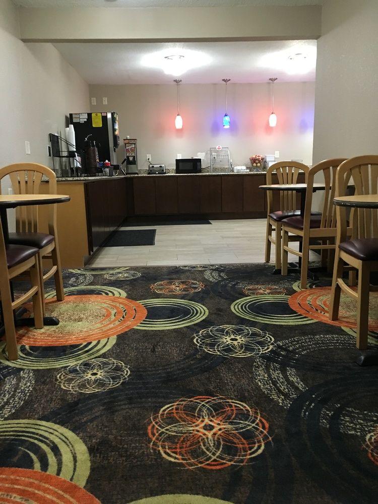 Super 8 By Wyndham Janesville Εξωτερικό φωτογραφία