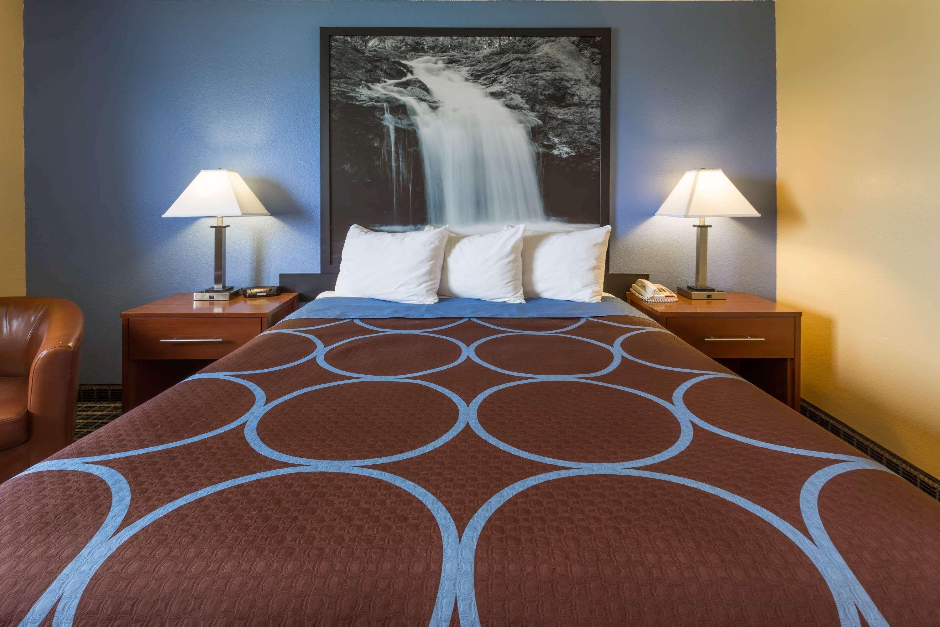 Super 8 By Wyndham Janesville Εξωτερικό φωτογραφία
