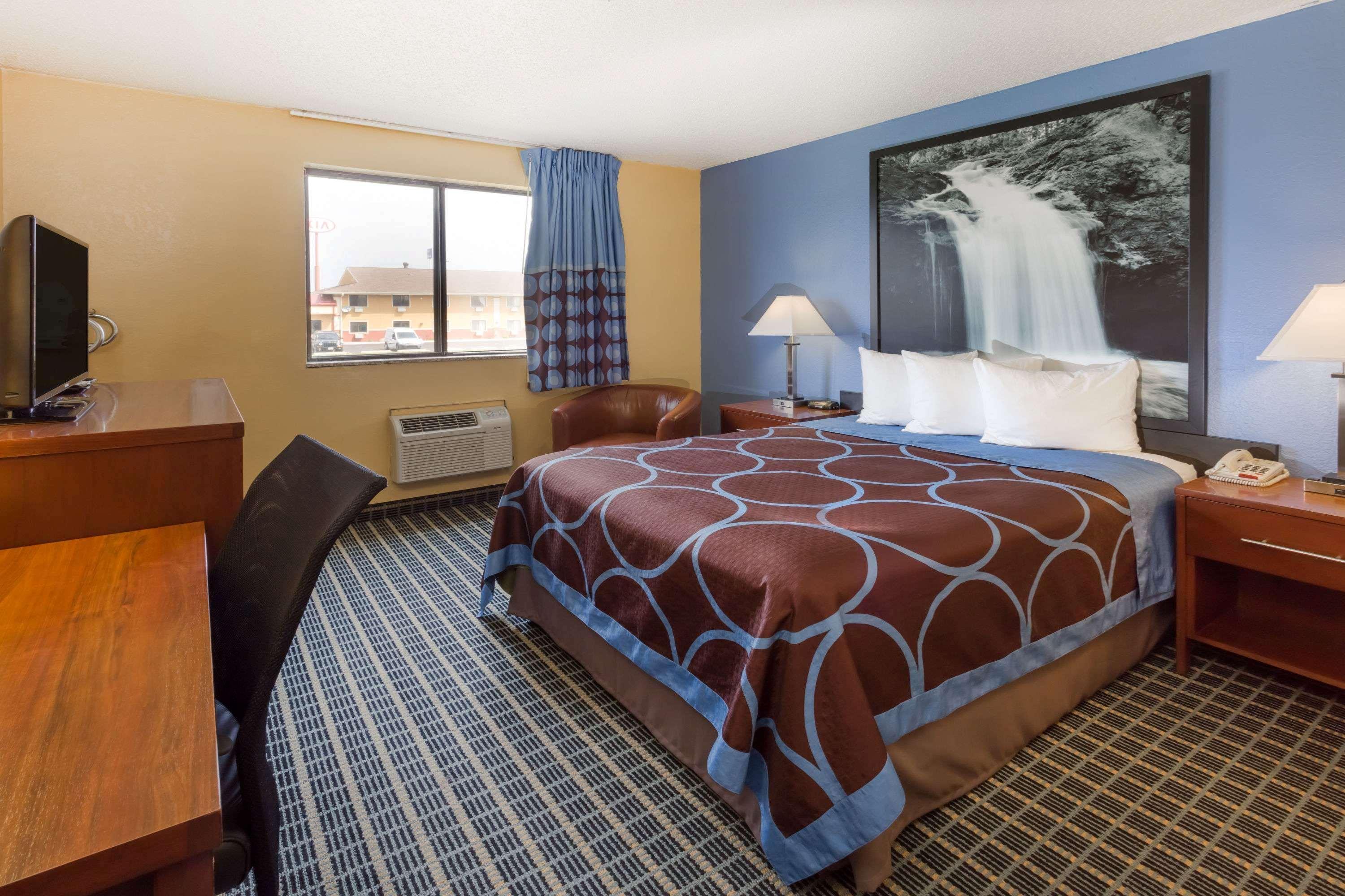 Super 8 By Wyndham Janesville Εξωτερικό φωτογραφία